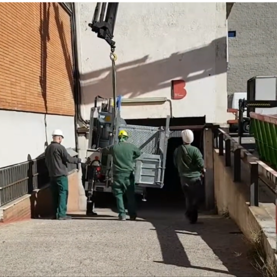 alquiler montacargas y ascensores de obra en barcelona con unic rentals alquiler-montacargas-y-ascensores-de-obra-en-barcelona-con-unic-rentals