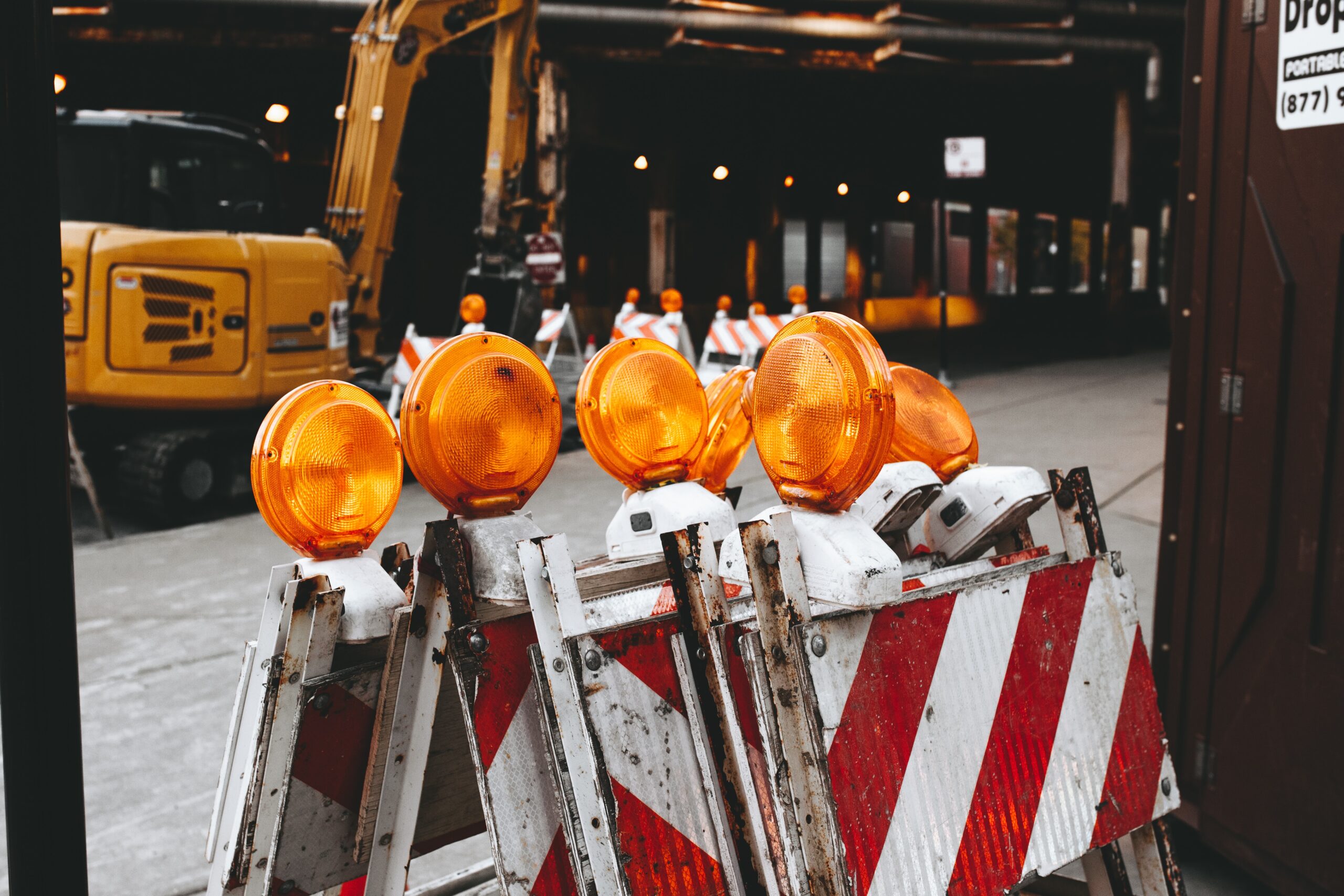3 elements indispensables per a la senyalització de seguretat en obres de construcció