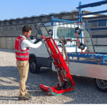 Alquilar-robot-cristalero-sube-escaleras