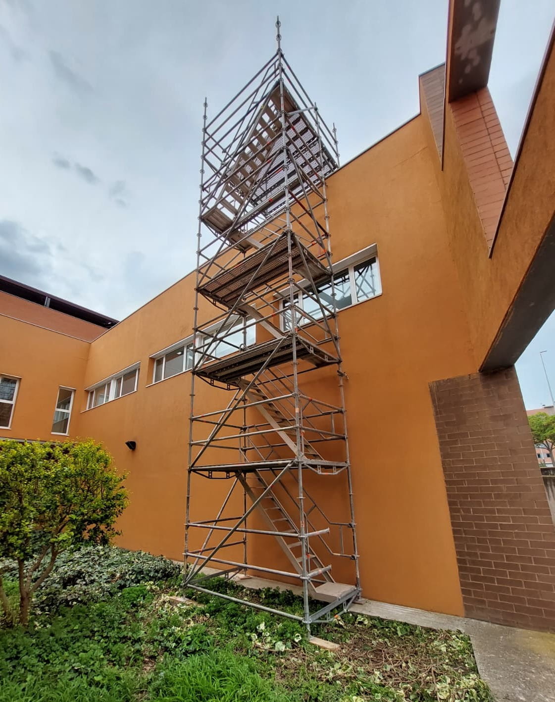 Escalera Acceso Segura